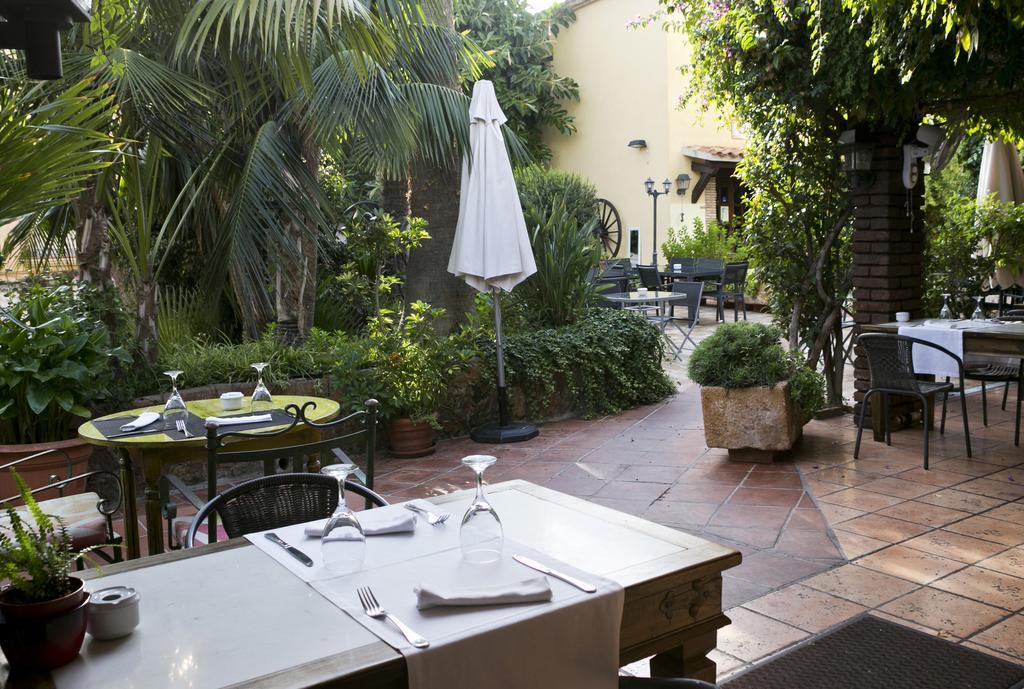 Hotel Restaurante La Masieta Creixell Esterno foto