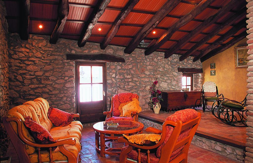Hotel Restaurante La Masieta Creixell Esterno foto
