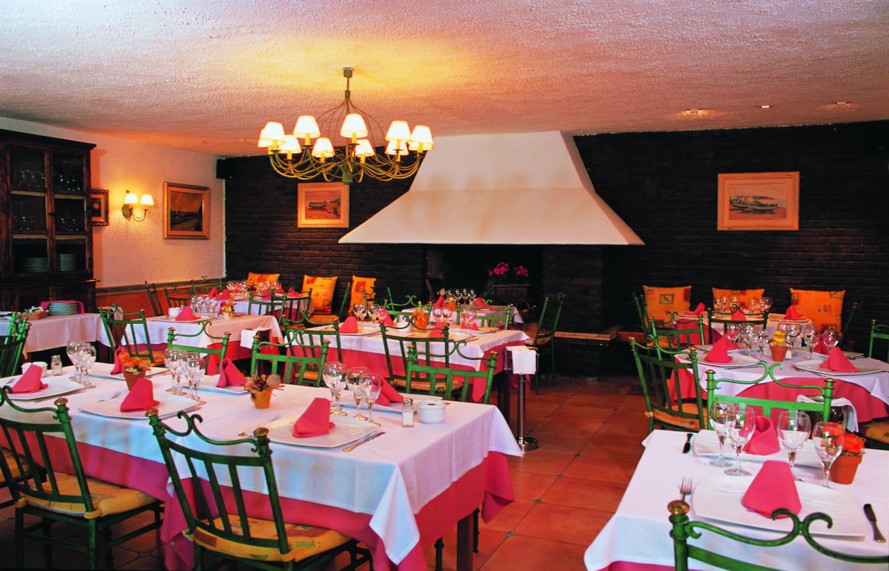 Hotel Restaurante La Masieta Creixell Esterno foto